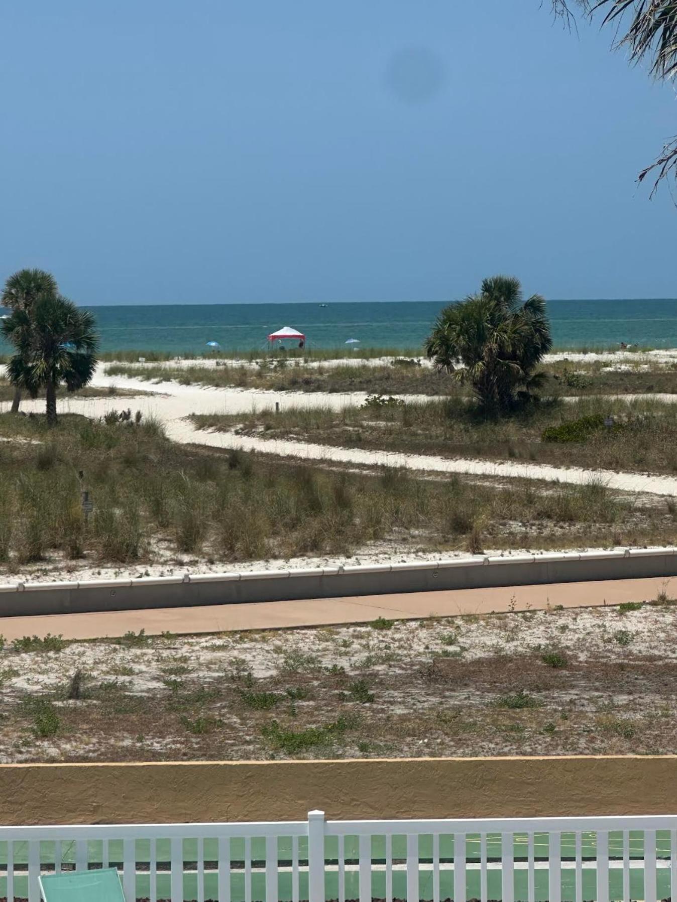 Arvilla Resort St. Pete Beach Bagian luar foto