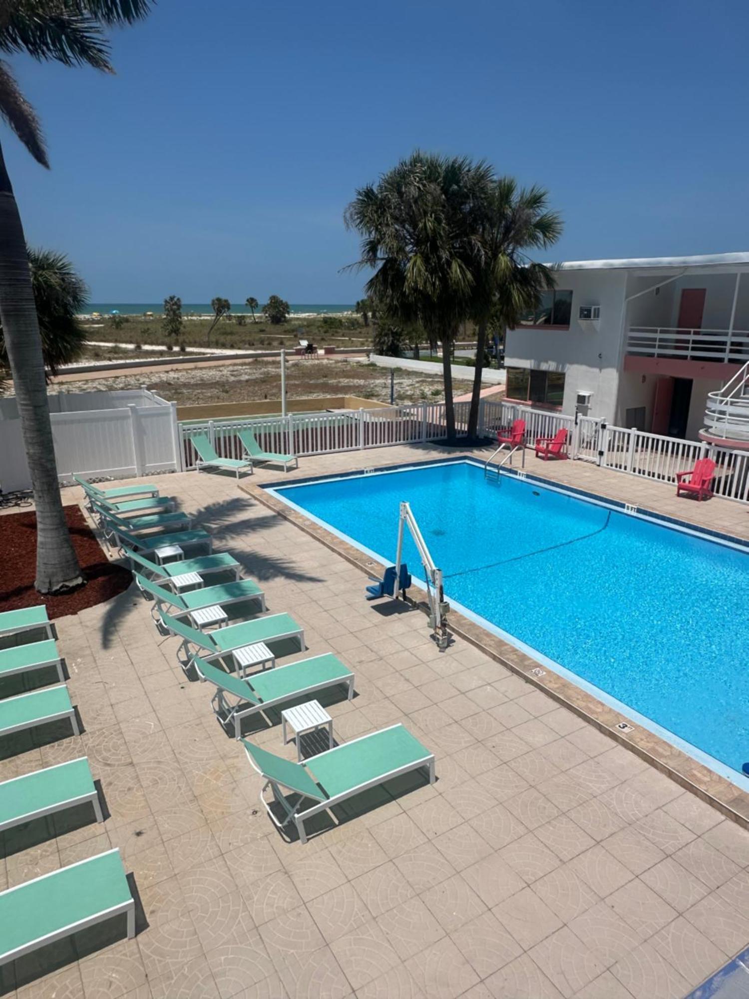 Arvilla Resort St. Pete Beach Bagian luar foto