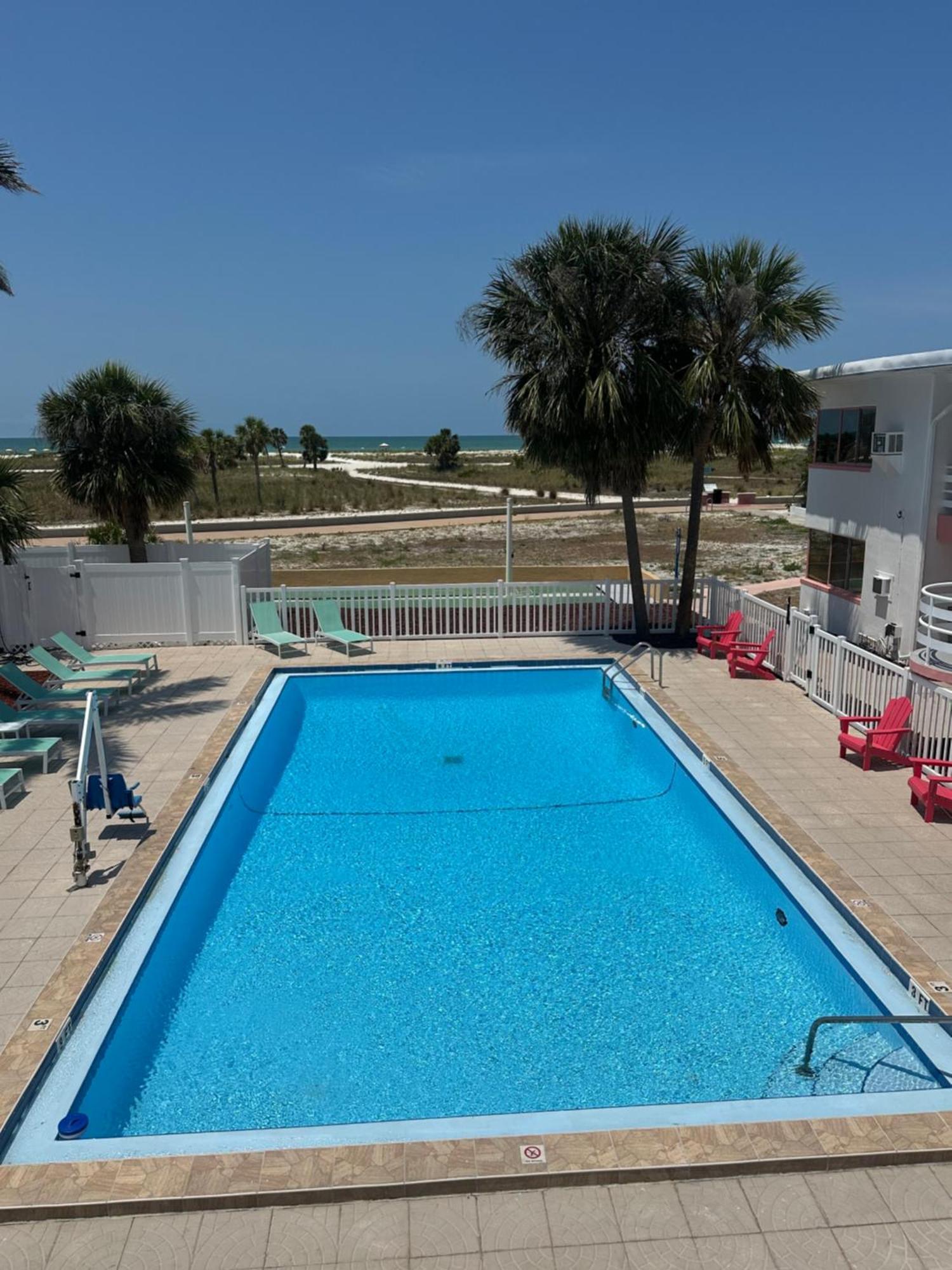 Arvilla Resort St. Pete Beach Bagian luar foto