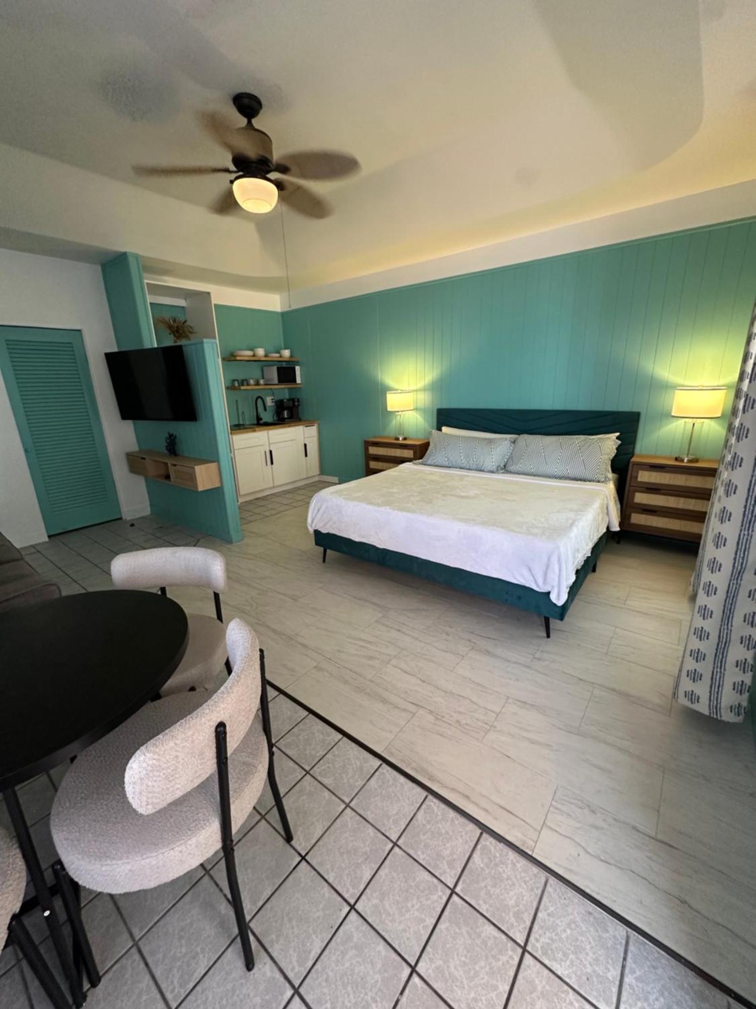 Arvilla Resort St. Pete Beach Bagian luar foto