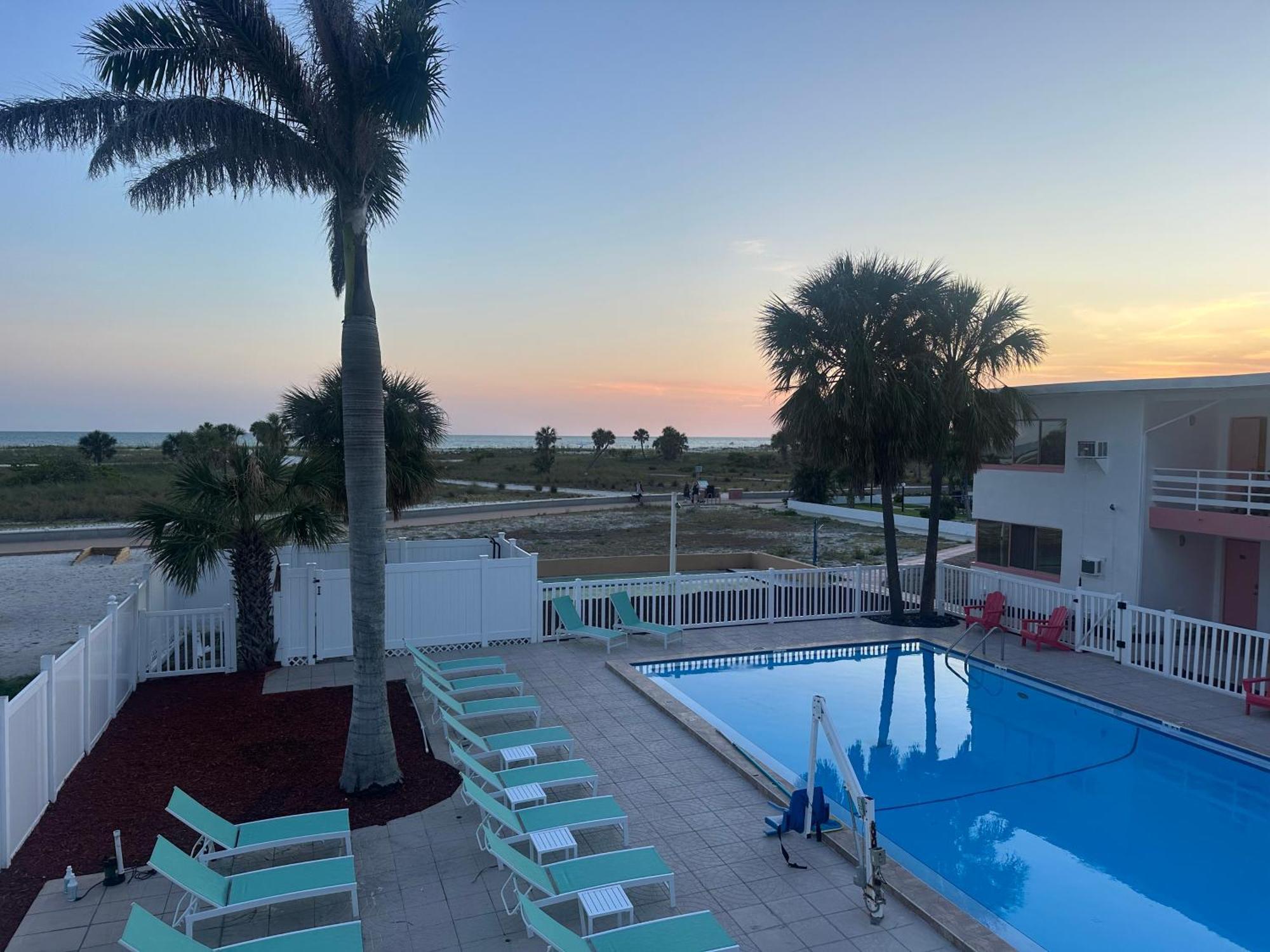 Arvilla Resort St. Pete Beach Bagian luar foto