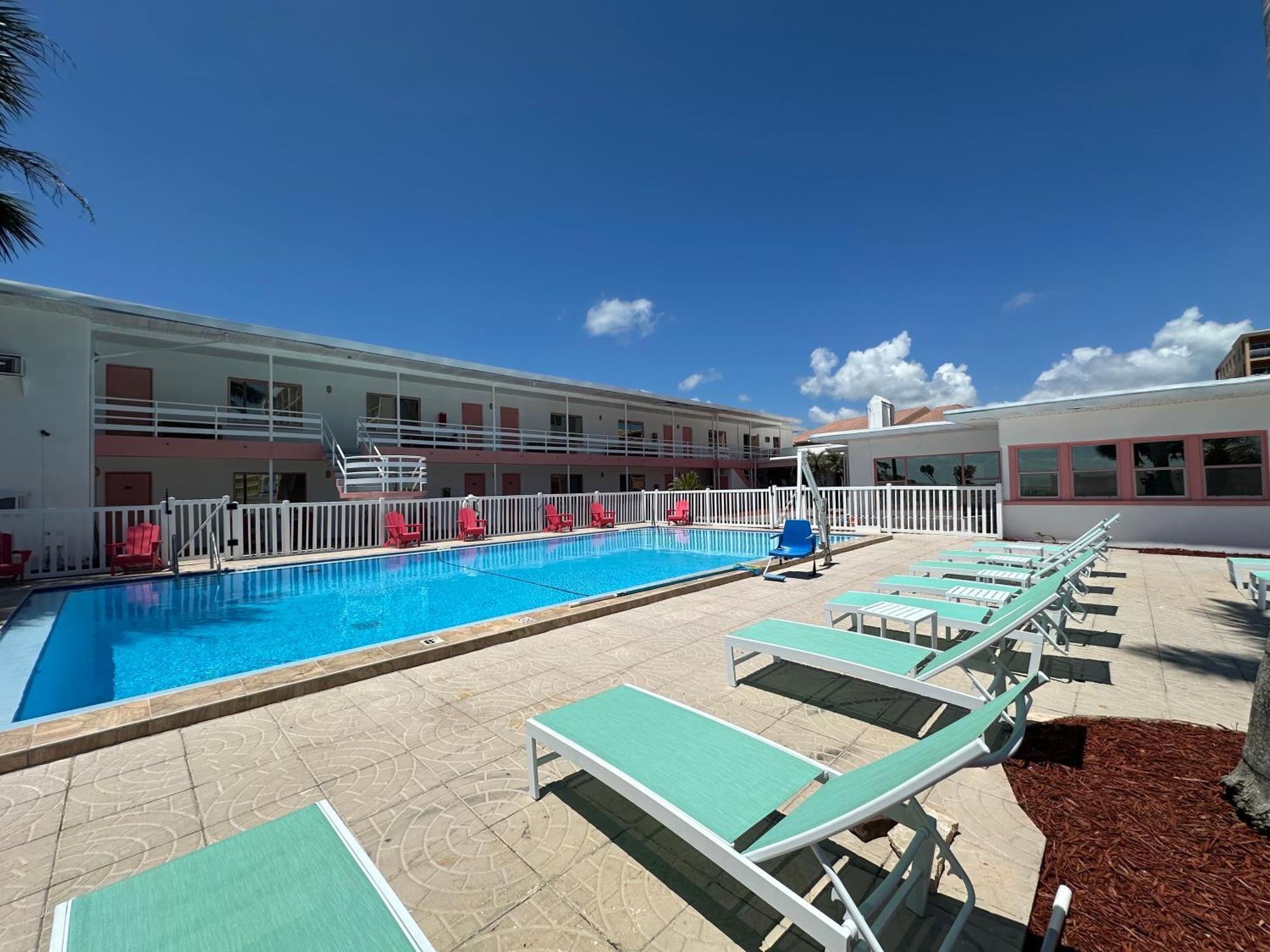 Arvilla Resort St. Pete Beach Bagian luar foto