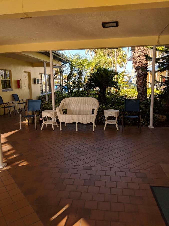 Arvilla Resort St. Pete Beach Bagian luar foto